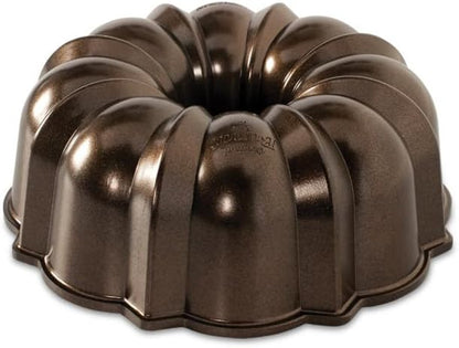 Nordic Ware Original Bundt, 12-Cup, Bronze