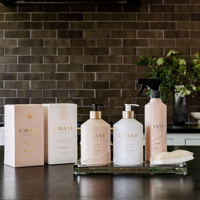 L'AVANT Collective The Ultimate Dish Wash Duo, Natural Luxury Dish Soap 16 Fl Oz with Refillable Glass Pump Bottle & 2 Loofah Dish Sponges for Pots, Pans, Dishes and Kitchen Cleaning, Ambre Santal