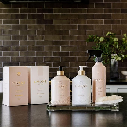 L'AVANT Collective The Ultimate Dish Wash Duo, Natural Luxury Dish Soap 16 Fl Oz with Refillable Glass Pump Bottle & 2 Loofah Dish Sponges for Pots, Pans, Dishes and Kitchen Cleaning, Ambre Santal